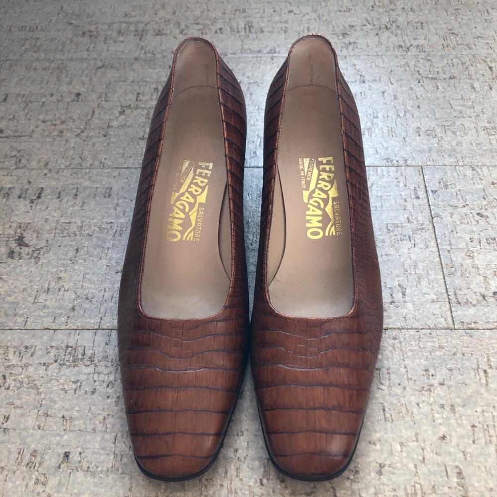 Ferragamo Crocodile Pumps, sz 8
